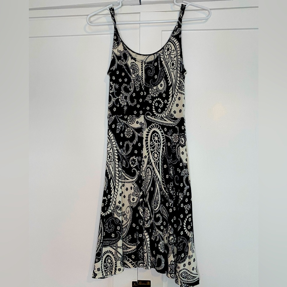 Express size s soft stretchy black and white dress